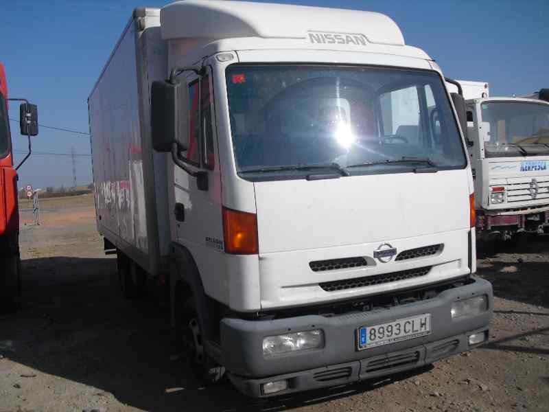 nissan atleon del año 2003