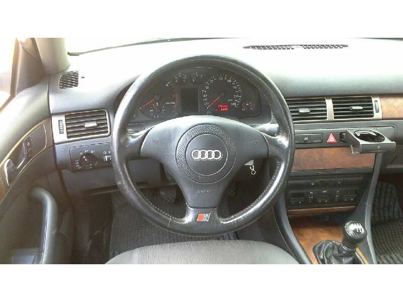 audi a6 berlina (4b2) del año 1999