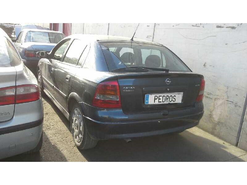 opel astra g berlina del año 2002