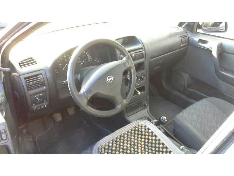opel astra g berlina del año 2002