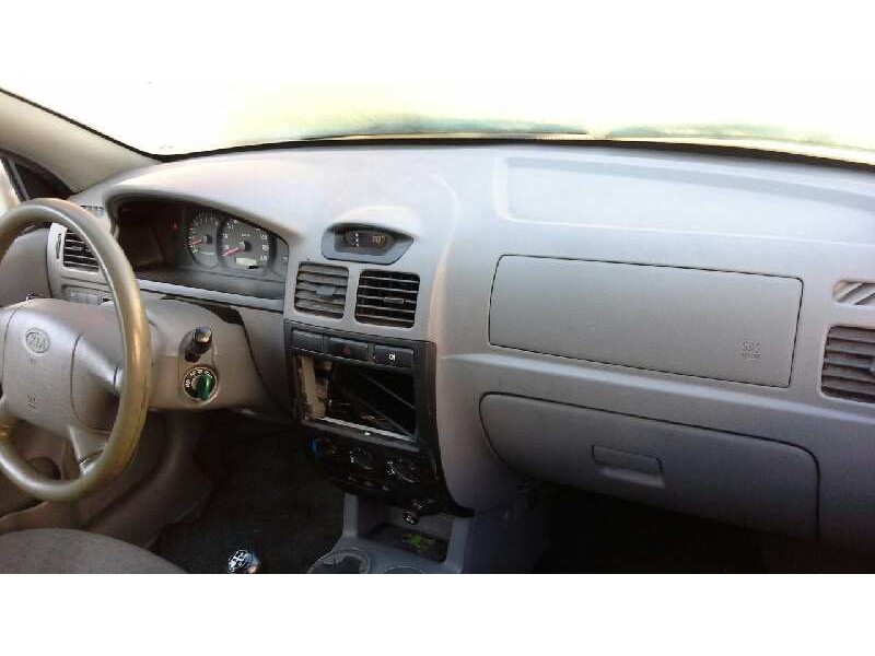 kia rio del año 2004