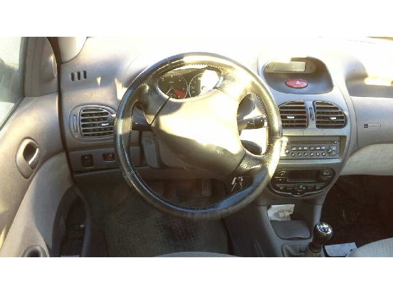 peugeot 206 berlina del año 2004