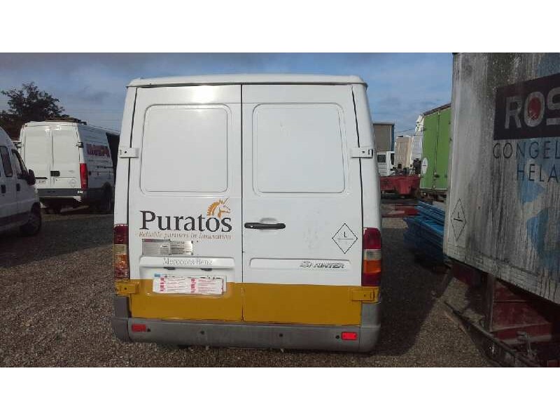 mercedes-benz sprinter 02.00  caja cerrada del año 2002