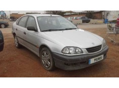 toyota avensis berlina (t 22) del año 2001
