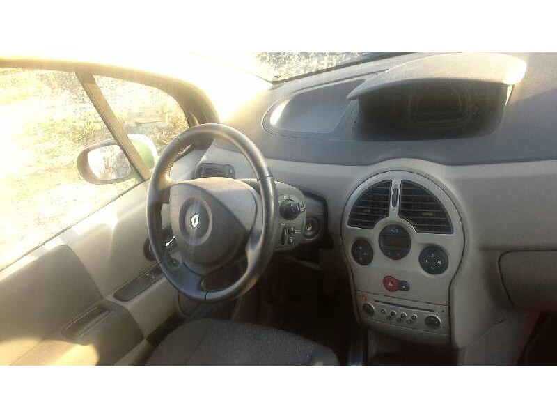 renault modus del año 2004