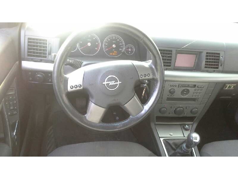 opel vectra c berlina del año 2002