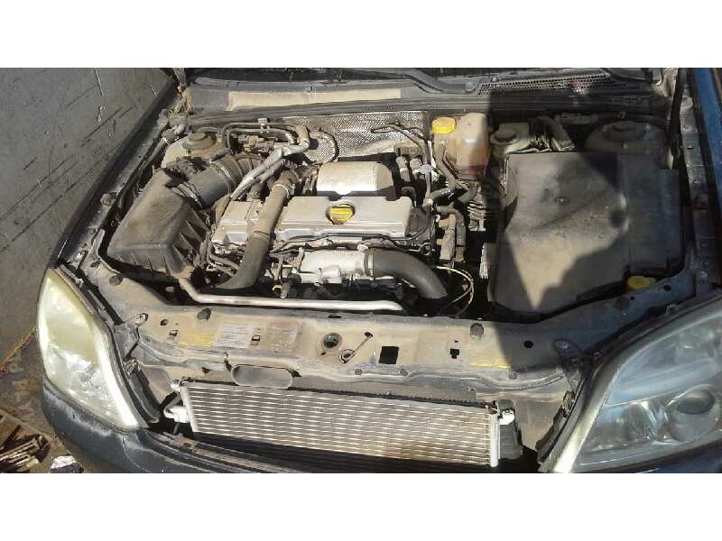 opel vectra c berlina del año 2002