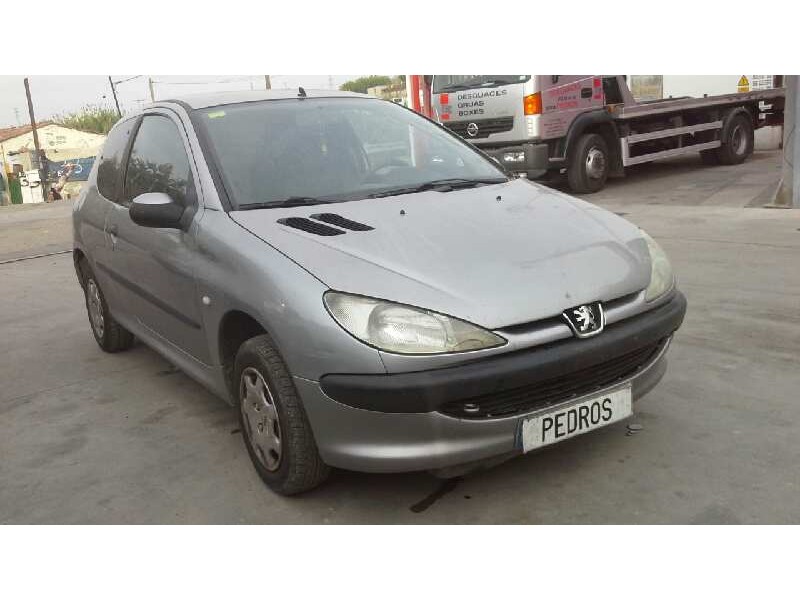 peugeot 206 berlina del año 2000