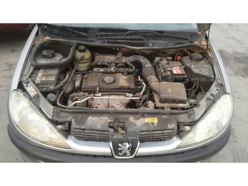 peugeot 206 berlina del año 2000