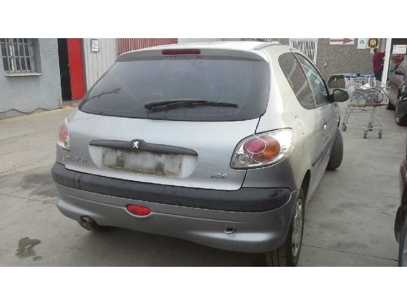 peugeot 206 berlina del año 2000
