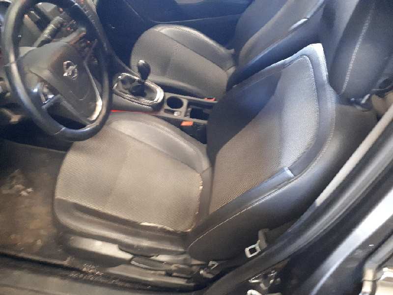 opel astra j lim. del año 2011