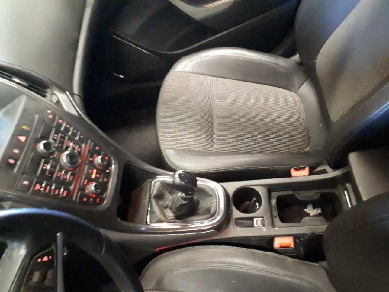 opel astra j lim. del año 2011