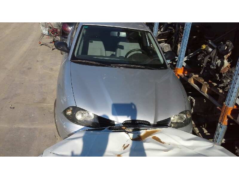 seat ibiza (6l1) del año 2002