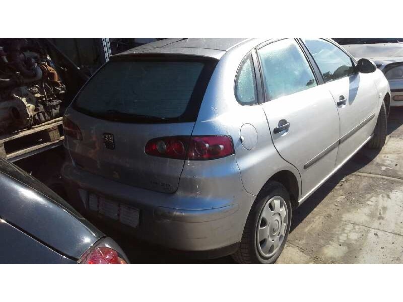 seat ibiza (6l1) del año 2002