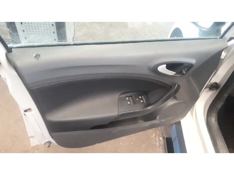 seat ibiza (6j5) del año 2010