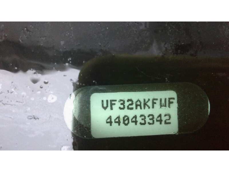 peugeot 206 berlina del año 2004