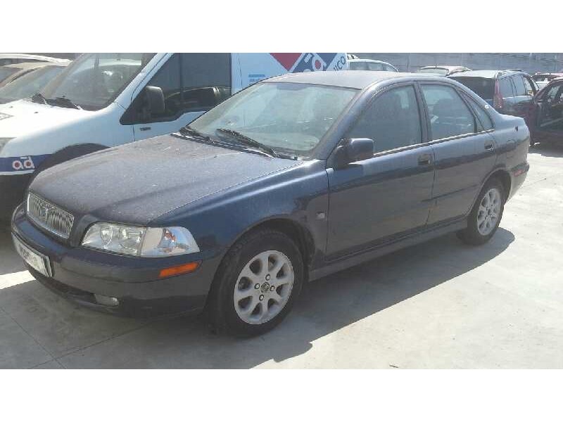 volvo s40 berlina del año 2000