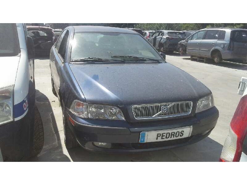 volvo s40 berlina del año 2000