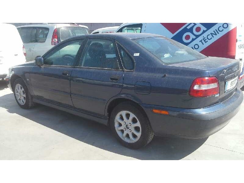 volvo s40 berlina del año 2000