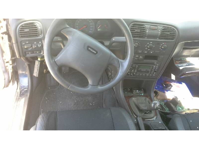 volvo s40 berlina del año 2000