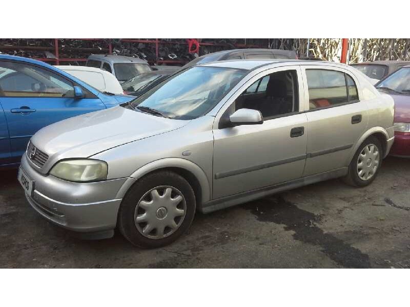opel astra g berlina del año 2001
