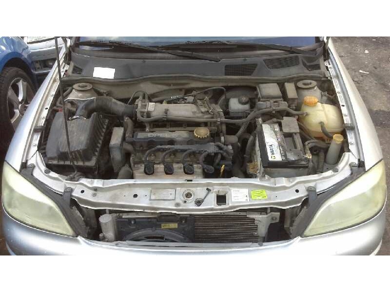 opel astra g berlina del año 2001