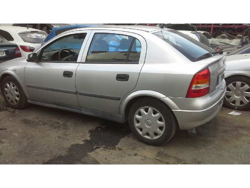 opel astra g berlina del año 2001