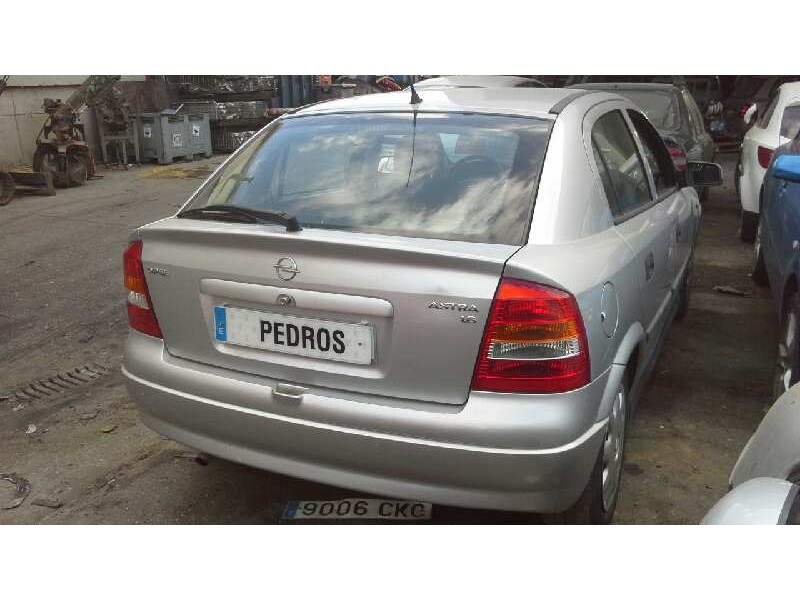 opel astra g berlina del año 2001