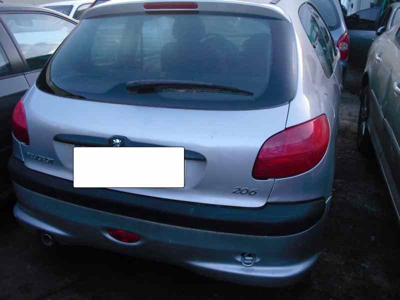 peugeot 206 berlina del año 2000