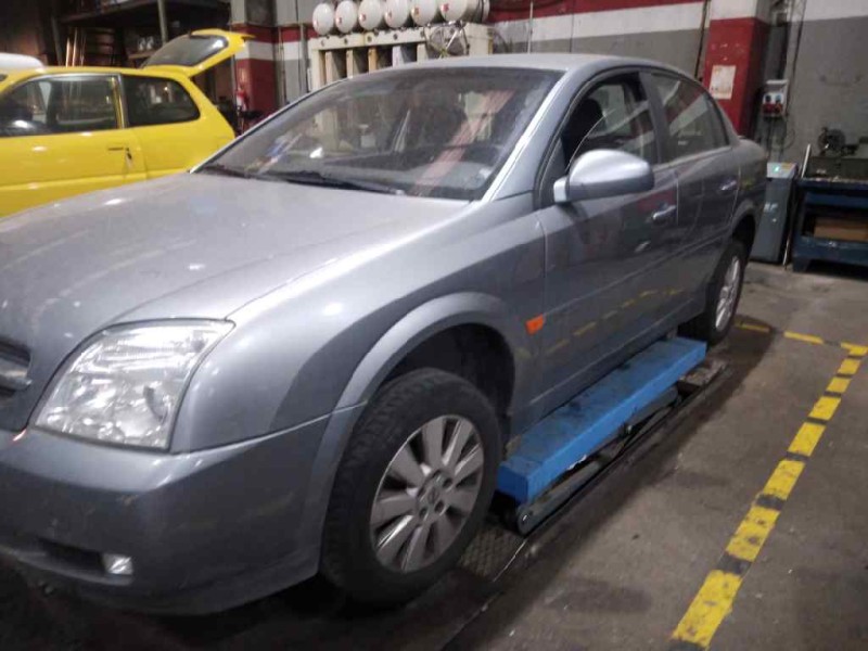 opel vectra c berlina del año 2003