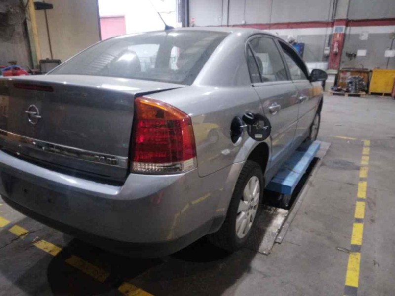 opel vectra c berlina del año 2003
