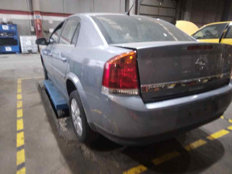 opel vectra c berlina del año 2003