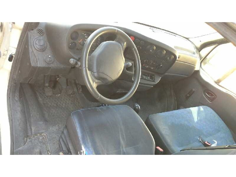 iveco daily caja cerrada (1999 =>) del año 2001