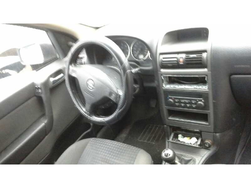 opel astra g berlina del año 2003