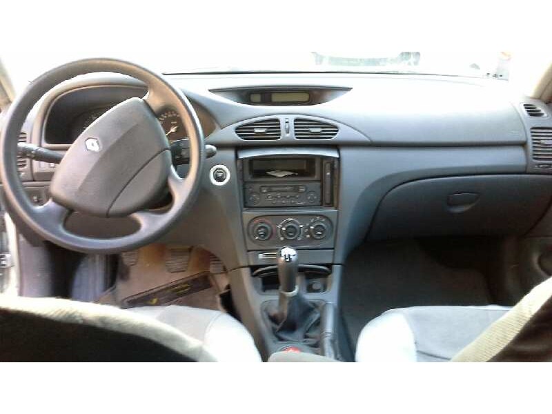 renault laguna ii (bg0) del año 2003