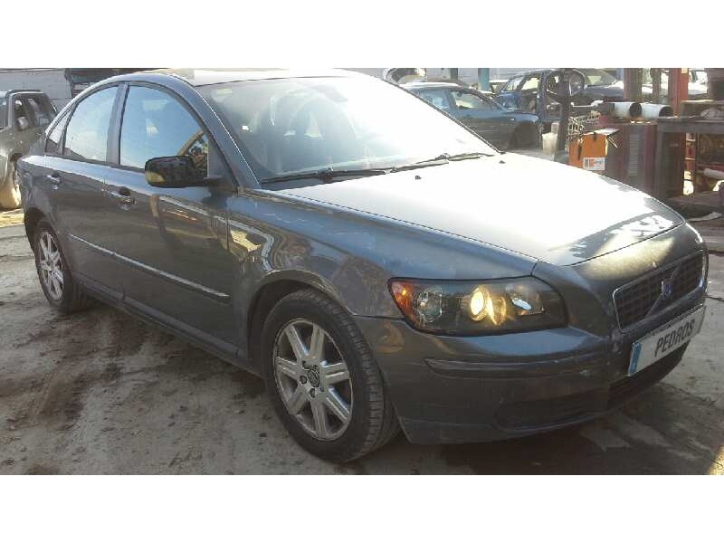 volvo s40 berlina del año 2004