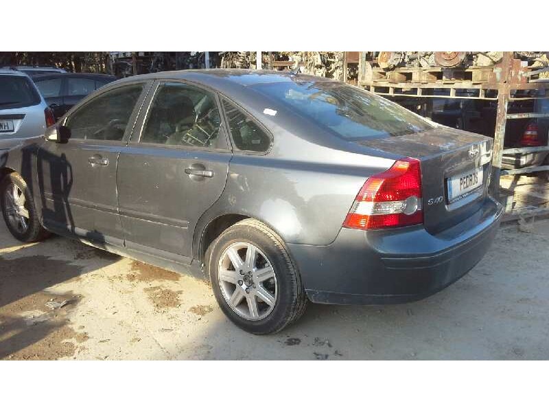 volvo s40 berlina del año 2004