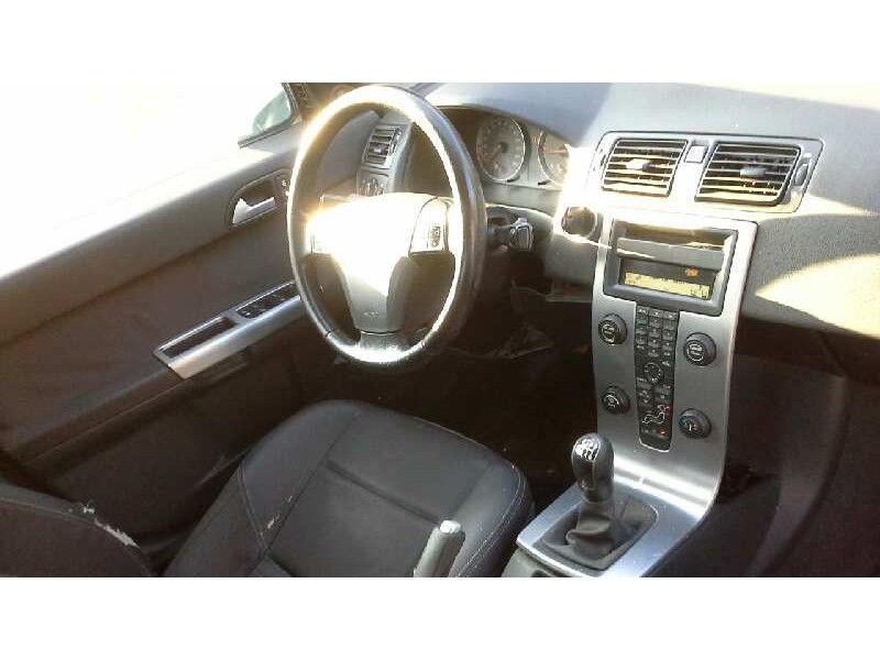 volvo s40 berlina del año 2004