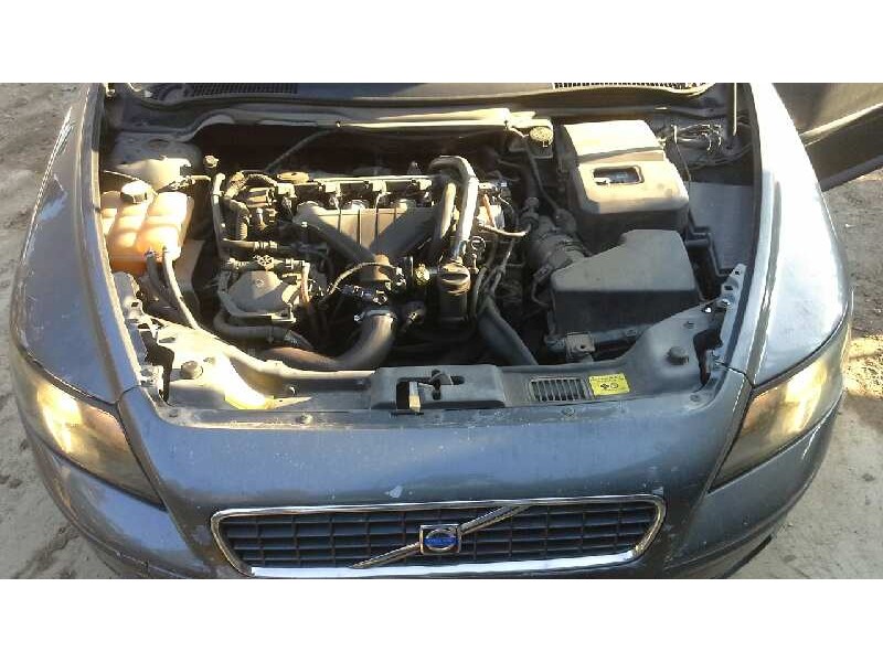 volvo s40 berlina del año 2004