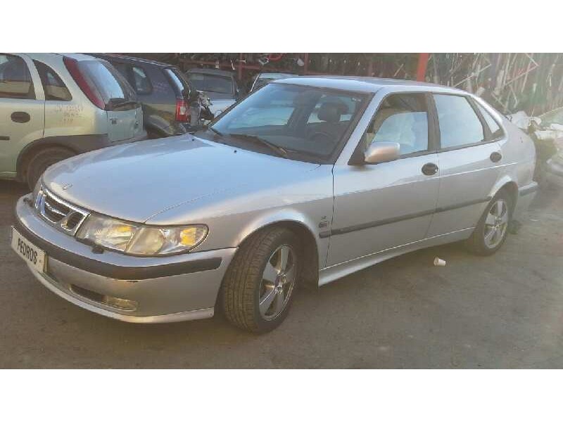 saab 9-3 berlina del año 2002