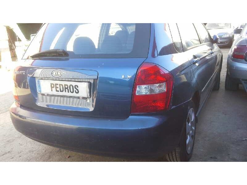 kia cerato del año 2004