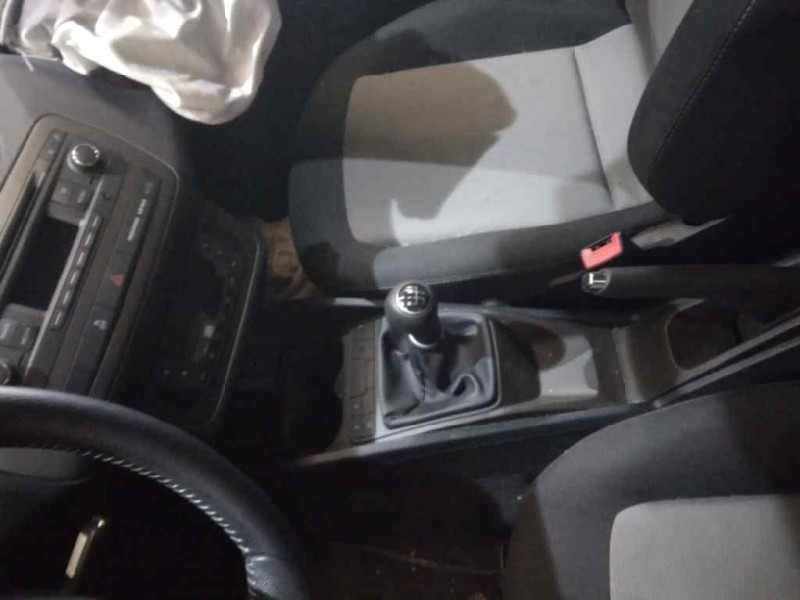 seat ibiza (6j5) del año 2013