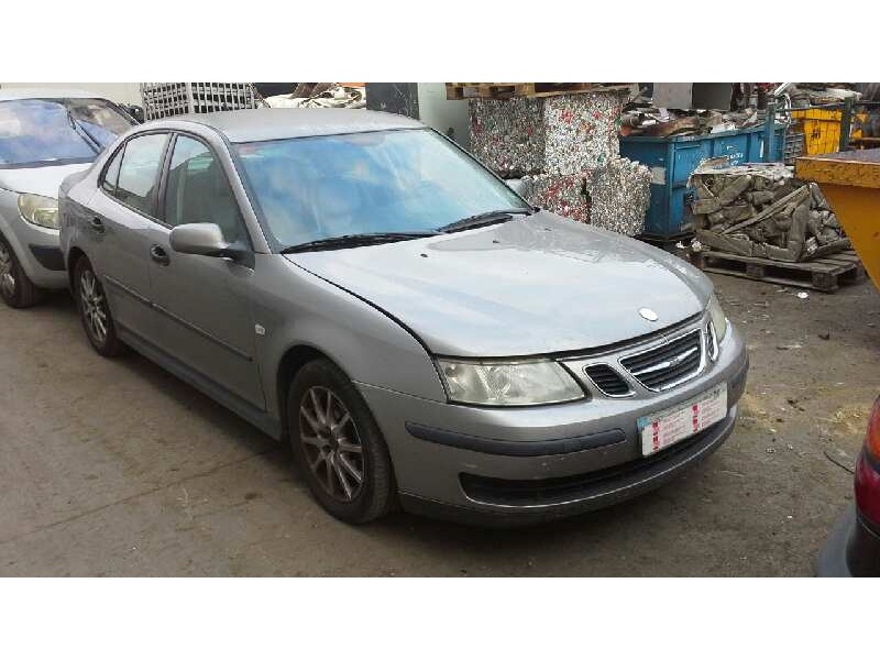 saab 9-3 berlina del año 2004
