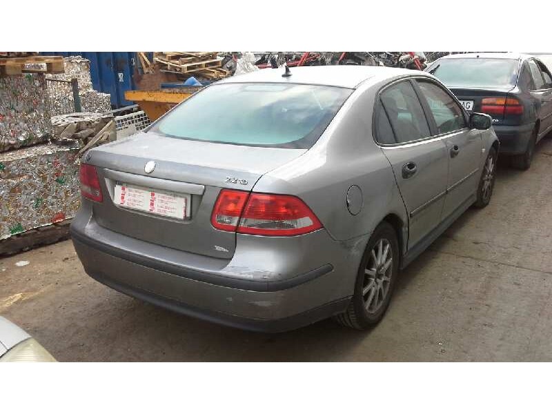 saab 9-3 berlina del año 2004