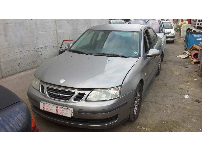 saab 9-3 berlina del año 2004