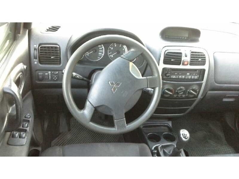 mitsubishi space star (dg0) del año 2005