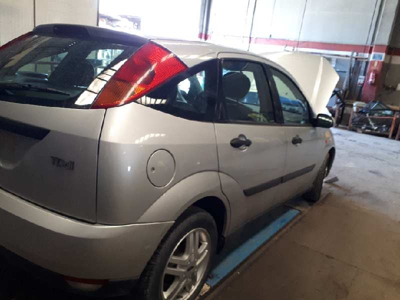 ford focus berlina (cak) del año 2001
