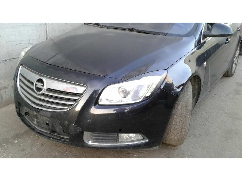 opel insignia berlina del año 2011