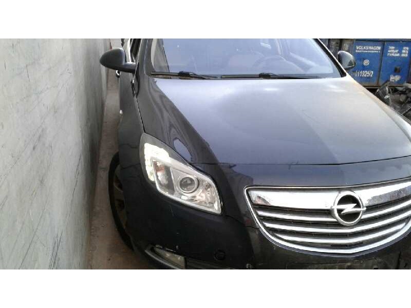 opel insignia berlina del año 2011
