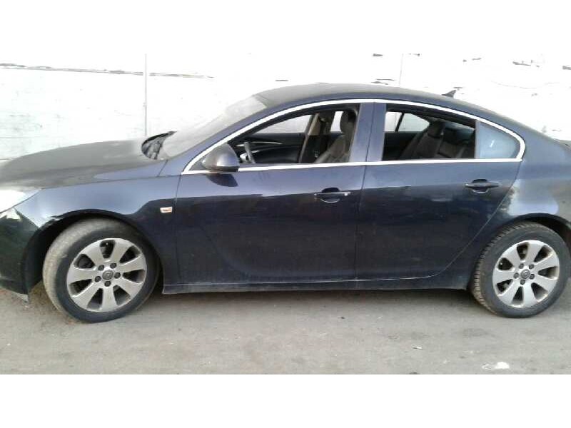 opel insignia berlina del año 2011